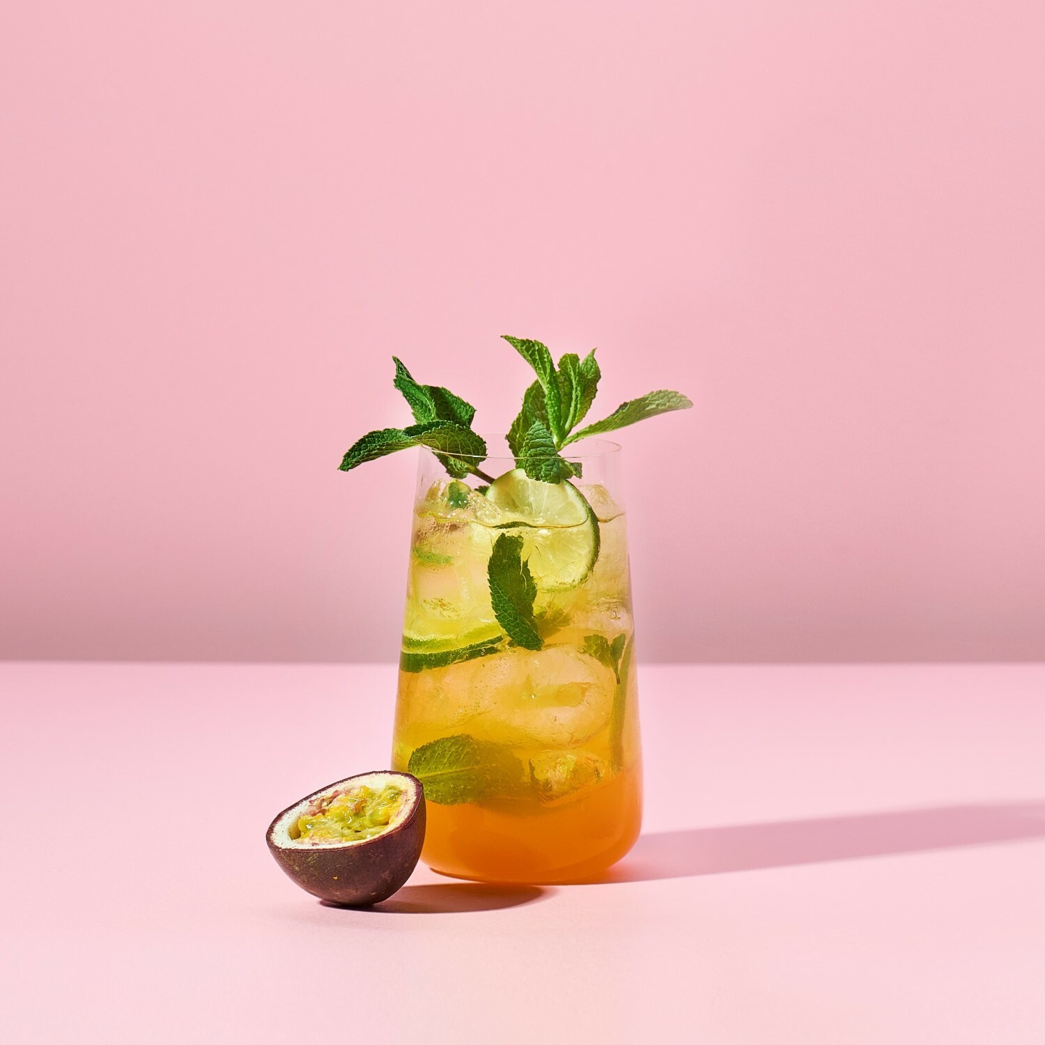 Passion Fruit Mojito shakeit.dk drinksopskrifter shakeit.dk