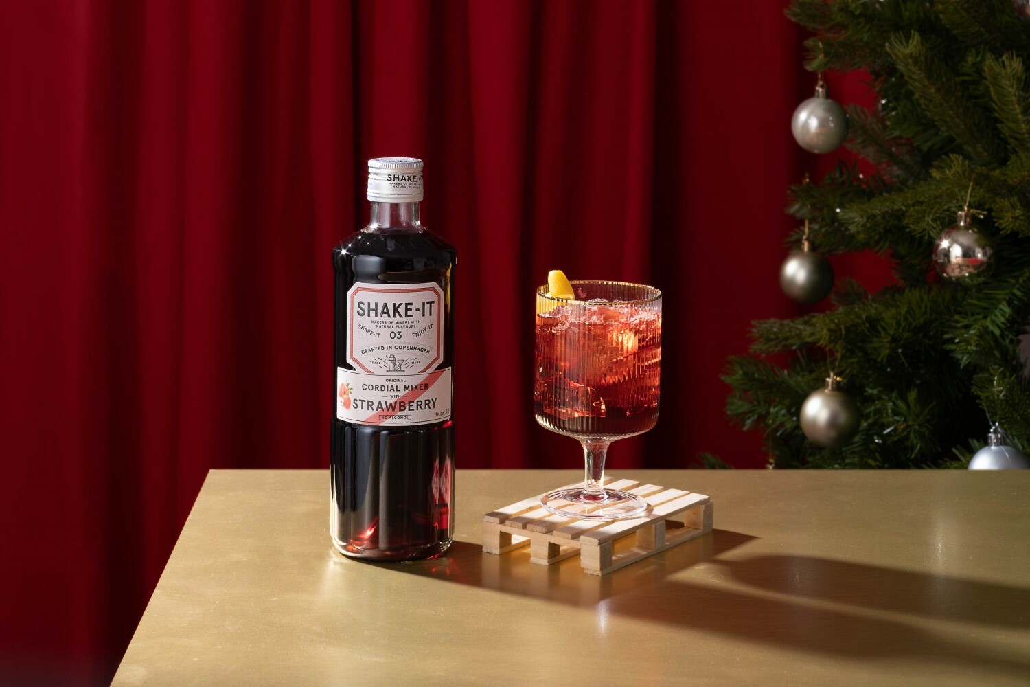 Strawberry Negroni opskrift Perfekt afbalanceret shakeit.dk